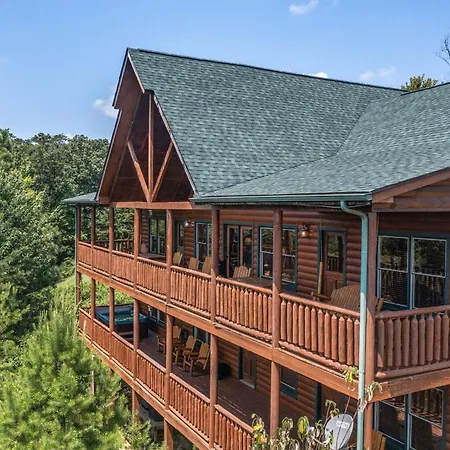 Dancing Bear Lodge Cabin